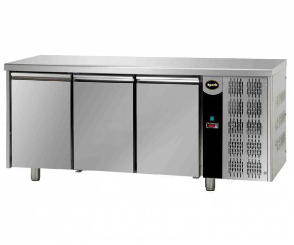 Стол холодильный трехдверный Apach AFM 03 Стол холодильный трехдверный Apach AFM 03