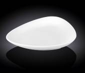 Блюдо треугольное 240мм с приподнятым краем Wilmax 992784/А /6/24/